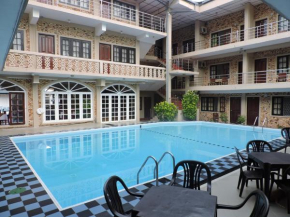 Гостиница Oasis Beach Resort  Negombo